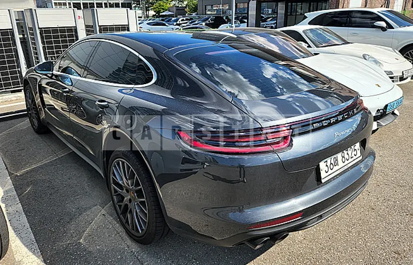 Photo 2 of 12: 2018 Porsche Panamera 4S — Korean insurance auction