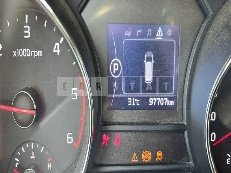 Photo 2 of 12: 2018 Kia Carnivals — Korean insurance auction