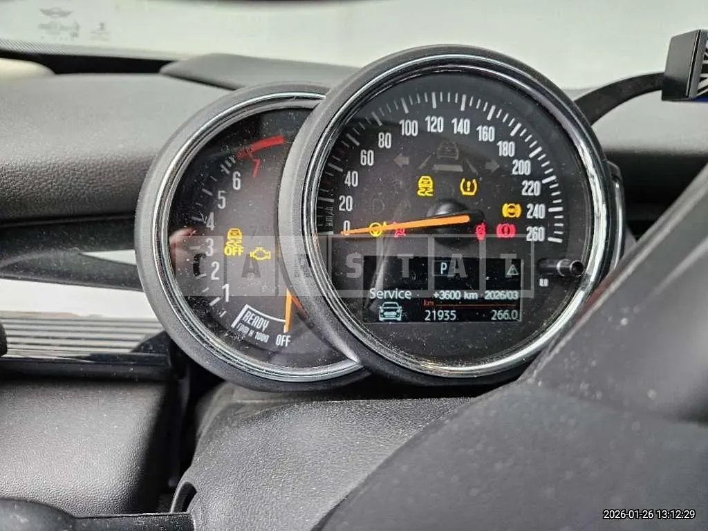 Photo 2 of 25: 2020 MINI Cooper Five-Door — Korean insurance auction