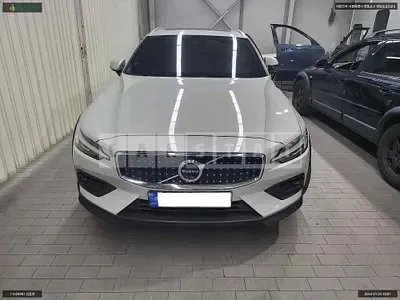 Photo 1 of 12: 2020 Volvo V60 CCB5 AWD, VIN YV1ZZL12CM1067016 — Korean insurance auction