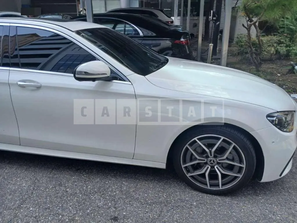 Photo 2 of 5: 2023 Mercedes-Benz E220 d 4Matic — Korean insurance auction