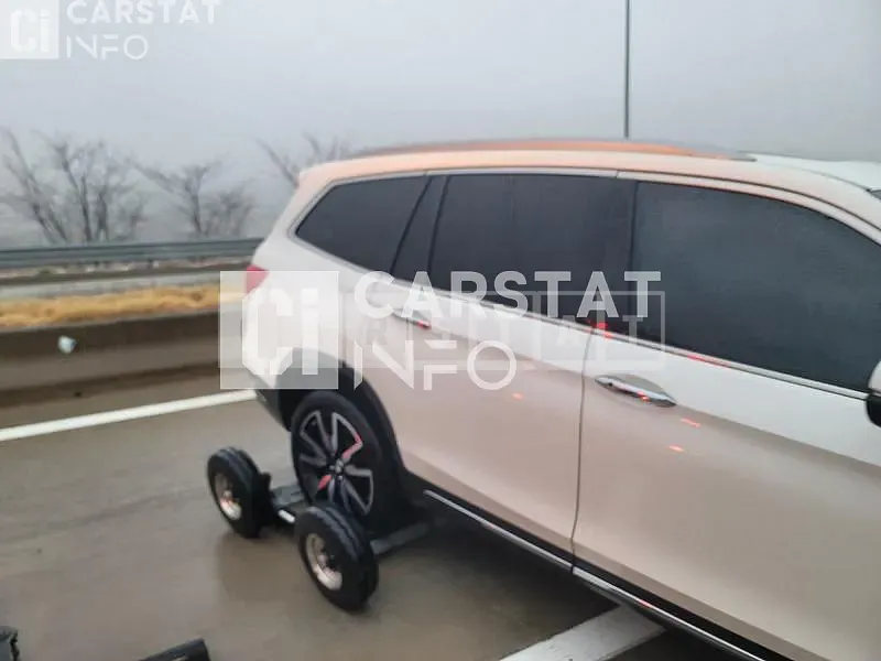 Photo 2 of 12: 2019 Honda Pilot, VIN 5FNYF6860KB201057 — Korean insurance auction