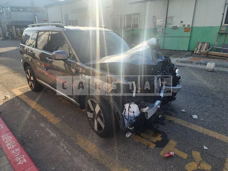 Photo 2 of 30: 2024 Hyundai Santa Fe — Korean insurance auction