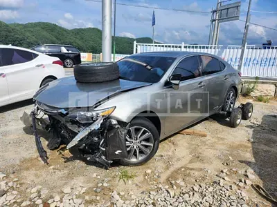 Photo 1 of 11: 2017 Lexus ES300h, VIN JTHBW1GG1H2142842 — Korean insurance auction
