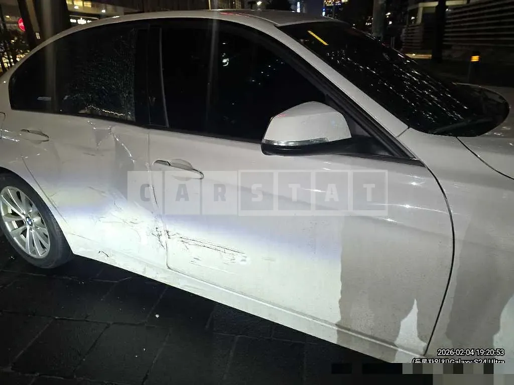 Photo 2 of 6: 2018 BMW 320d — Korean insurance auction