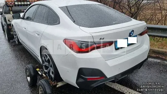 Photo 2 of 4: 2023 BMW i4 eDrive40 — Korean insurance auction