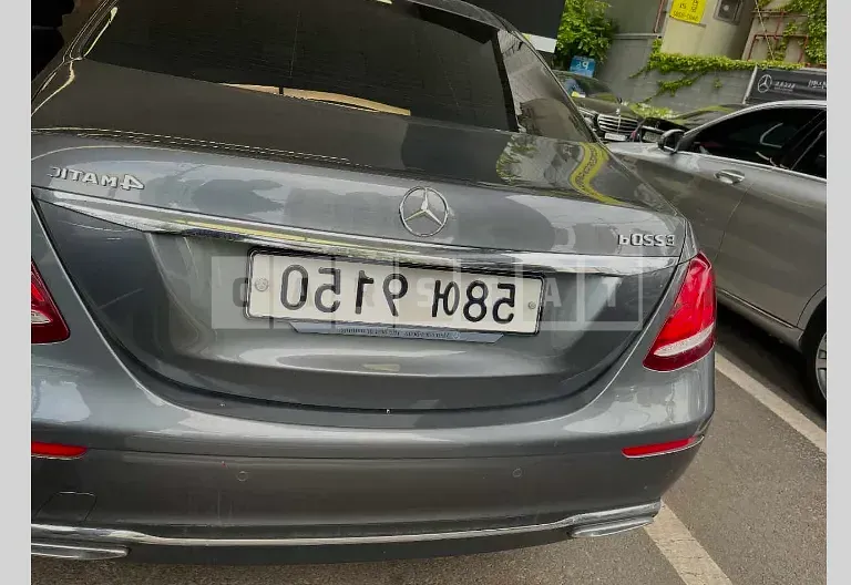 Photo 2 of 9: 2019 Mercedes-Benz E220 d, VIN WDDZF0EB7KA637888 — Korean insurance auction