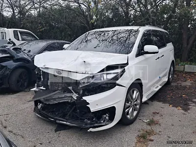Photo 1 of 8: 2017 Kia Carnivals — Korean insurance auction