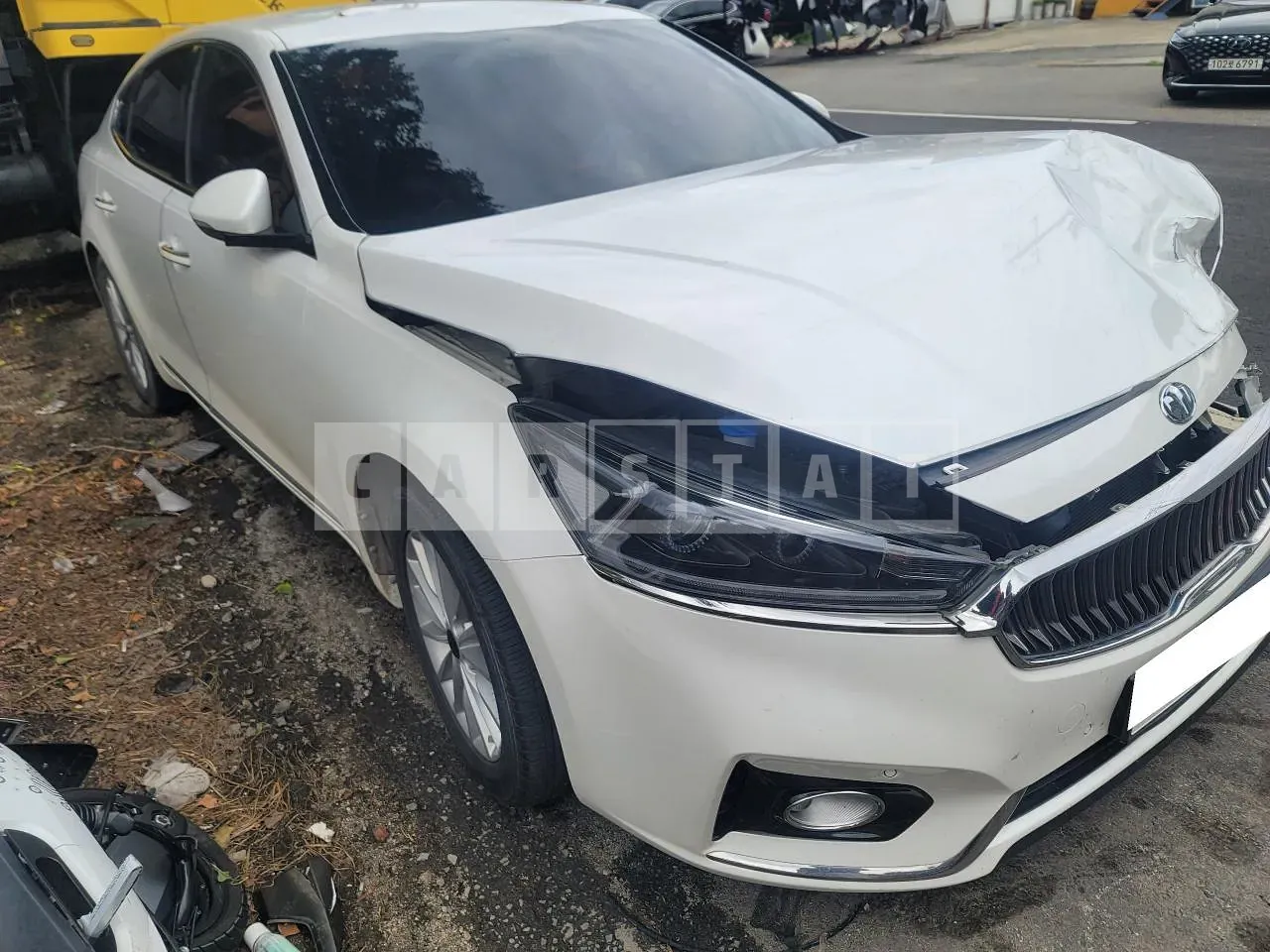 Photo 2 of 13: 2016 Kia K7, VIN KNALC418BGA026816 — Korean insurance auction