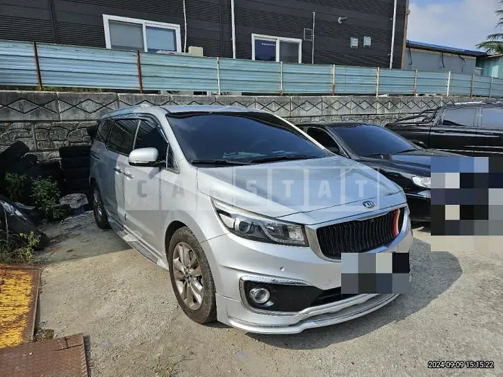Photo 2 of 31: 2014 Kia Carnival — Korean insurance auction