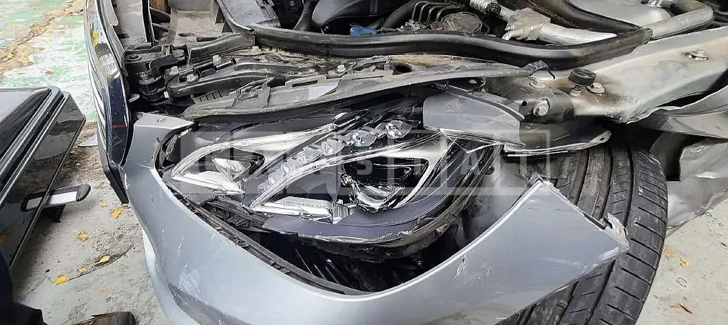 Photo 2 of 30: 2014 Mercedes-Benz E300 — Korean insurance auction