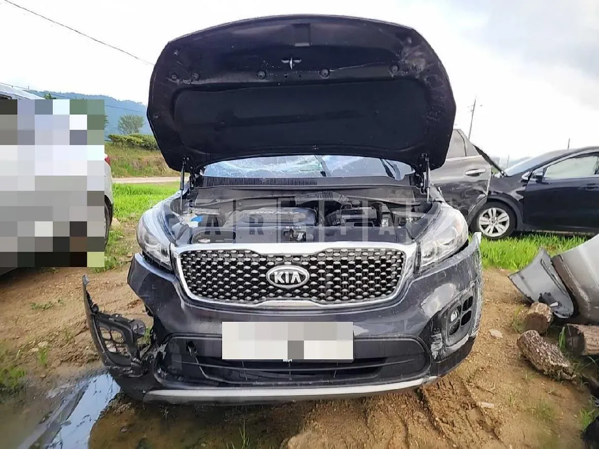 Photo 2 of 18: 2016 Kia Sorento, VIN KNAPS81ABGA223165 — Korean insurance auction