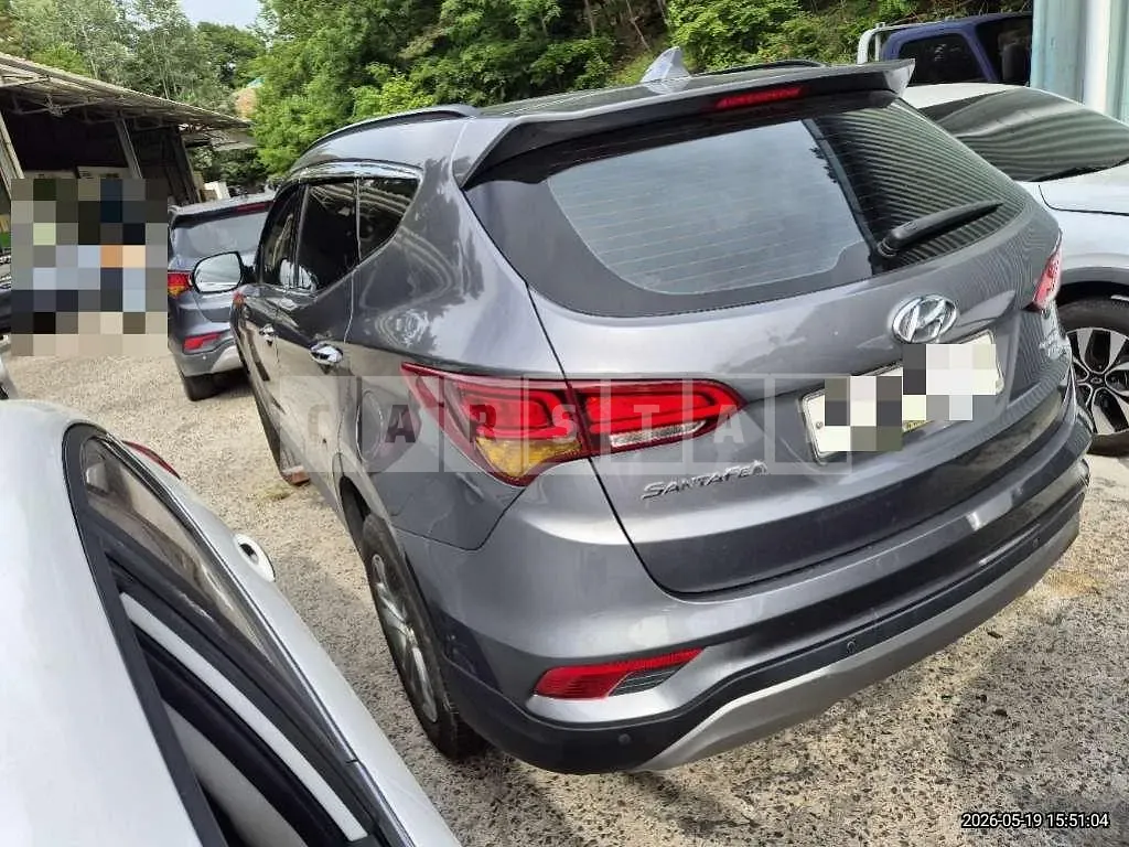 Photo 2 of 7: 2015 Hyundai Santa Fe DM — Korean insurance auction