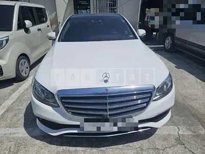 Photo 1 of 54: 2019 Mercedes-Benz E300 e — Korean insurance auction