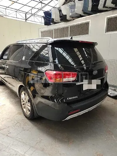 Photo 1 of 18: 2015 Kia Carnivals — Korean insurance auction