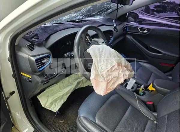 Photo 2 of 12: 2017 Hyundai Modern Ionic — Korean insurance auction