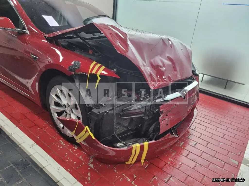 Photo 2 of 14: 2018 Tesla Model S 75d, VIN 5YJSA1E26JF257785 — Korean insurance auction