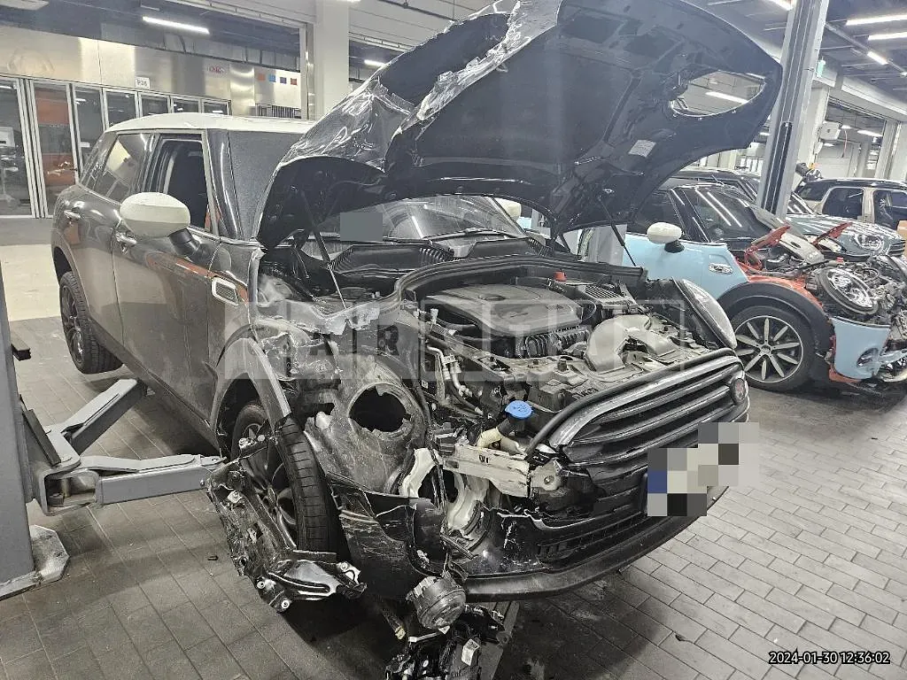 Photo 2 of 13: 2022 MINI Cooper Clubman, VIN WMWXJ3100P2T47254 — Korean insurance auction