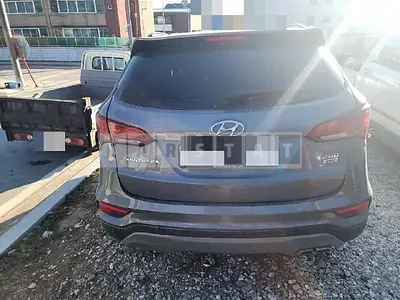 Photo 1 of 21: 2017 Hyundai Santa Fe DM 4WD, VIN KMHSW81UDJU801031 — Korean insurance auction