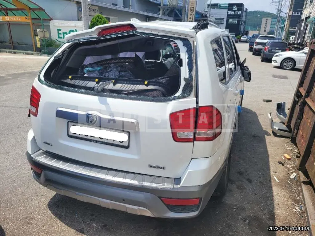 Photo 2 of 22: 2018 Kia Mojave, VIN KNAKM814DJA184661 — Korean insurance auction