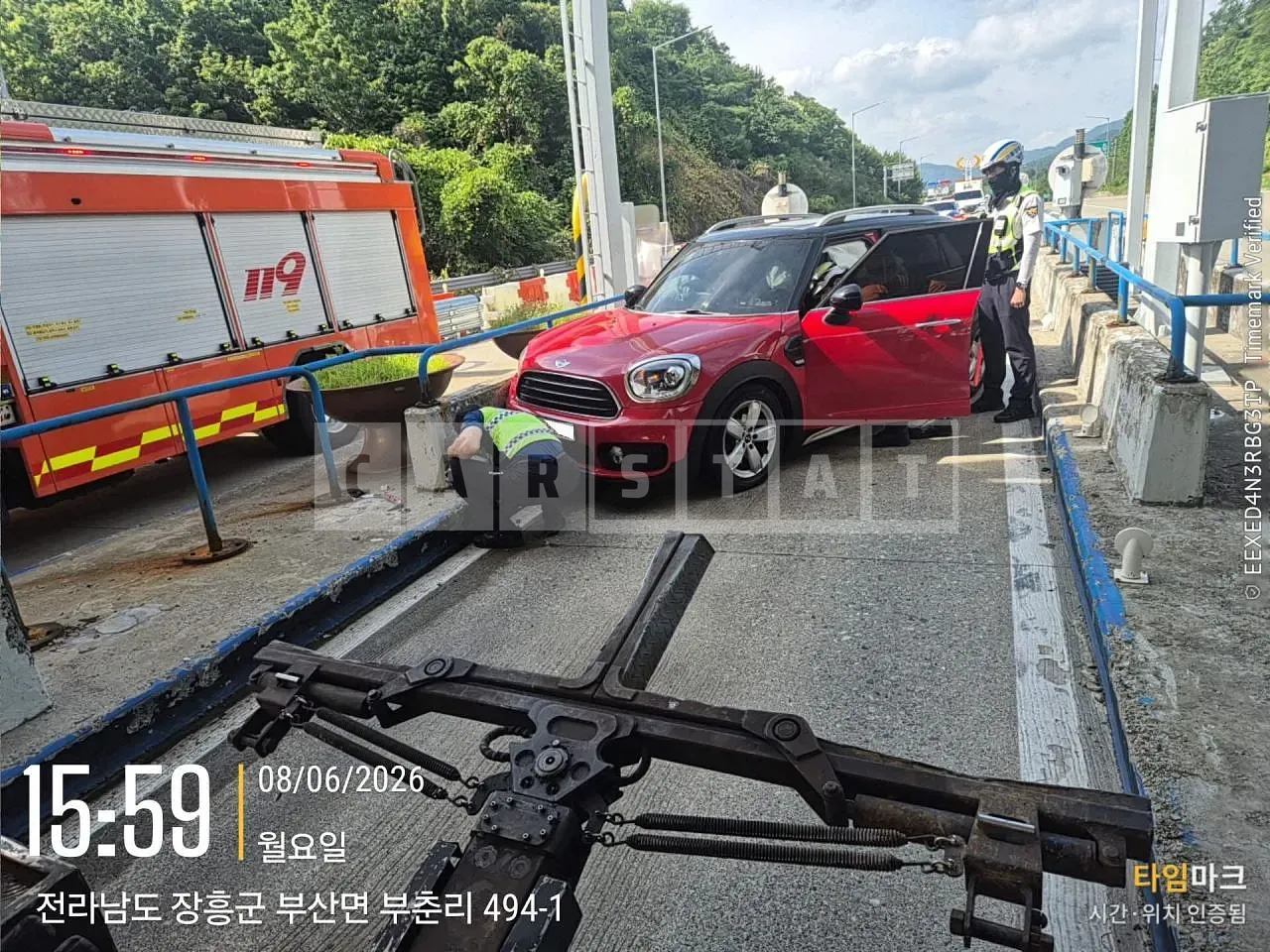 Photo 2 of 17: 2018 MINI Cooper D Countryman, VIN WMWYT9101J3F48179 — Korean insurance auction