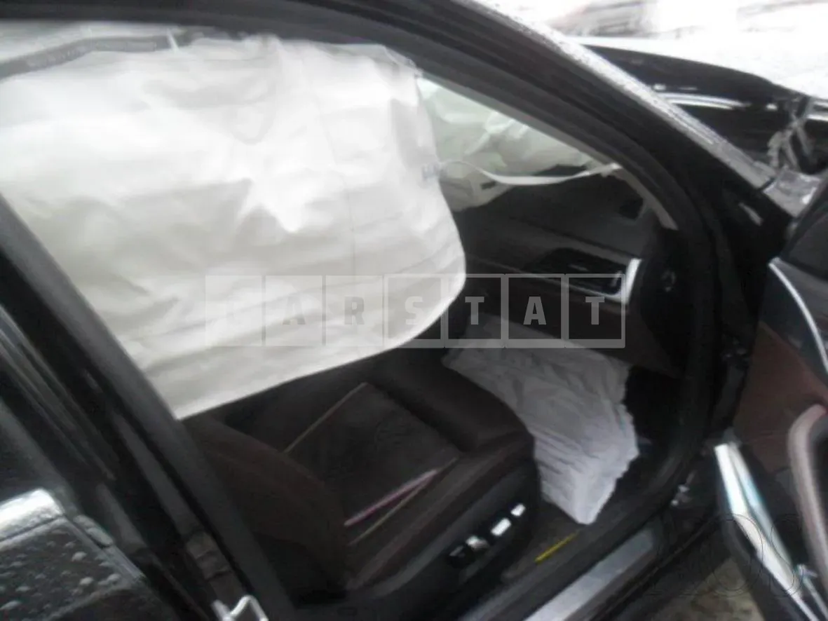 Photo 2 of 38: 2019 BMW 530i xDrive Luxury, VIN WBAJD9106KWW50315 — Korean insurance auction