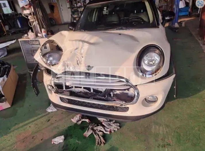 Photo 2 of 22: 2015 MINI Cooper D Five-Door, VIN WMWXT3104F2B72860 — Korean insurance auction
