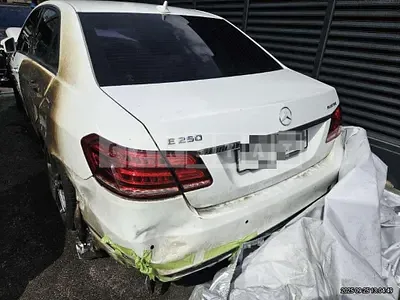 Photo 1 of 25: 2015 Mercedes-Benz E250 BlueTec 4Matic — Korean insurance auction