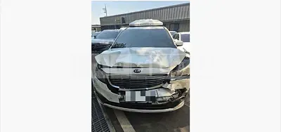 Photo 1 of 17: 2016 Kia Carnival 9 Seater — Korean insurance auction