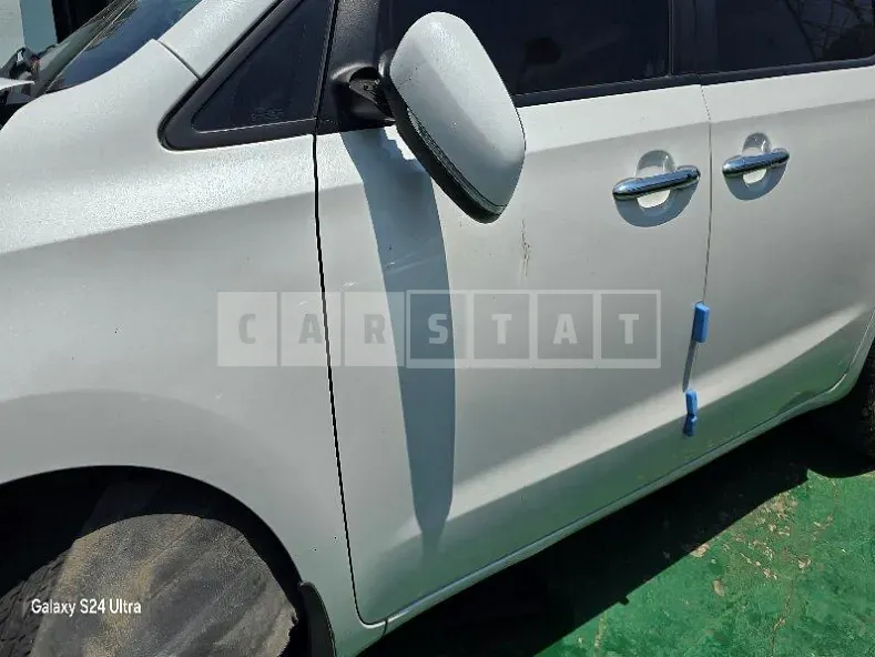 Photo 2 of 20: 2015 Kia Carnival — Korean insurance auction