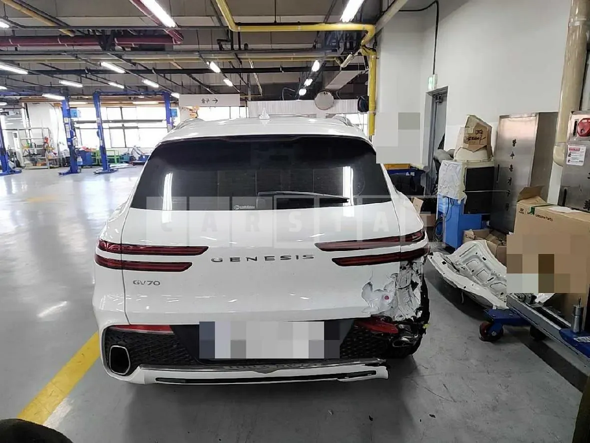 Photo 2 of 12: 2023 Genesis GV70 Gasoline — Korean insurance auction