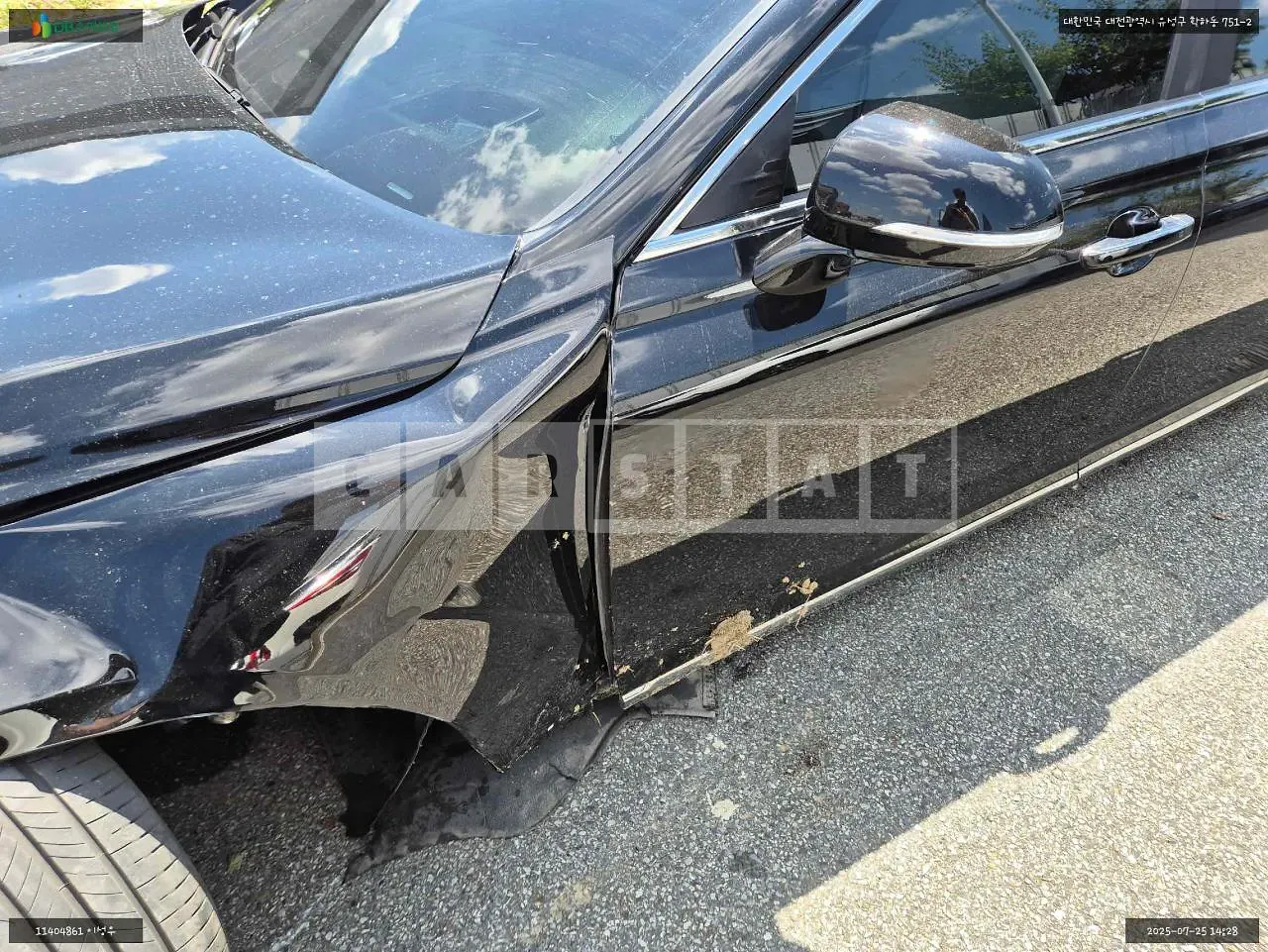 Photo 2 of 17: 2015 Hyundai Genesis EQ900, VIN KMHG241ADGU001131 — Korean insurance auction