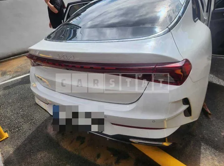 Photo 2 of 21: 2021 Kia K5 2.0, VIN KNAG241ABNA151162 — Korean insurance auction
