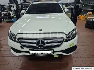 Photo 1 of 37: 2019 Mercedes-Benz E 300 — Korean insurance auction