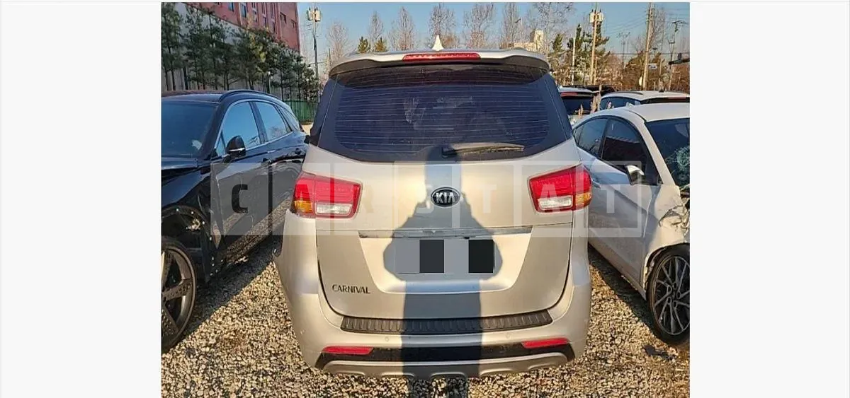 Photo 2 of 43: 2015 Kia Carnivals, VIN KNAMB81ABGS167236 — Korean insurance auction