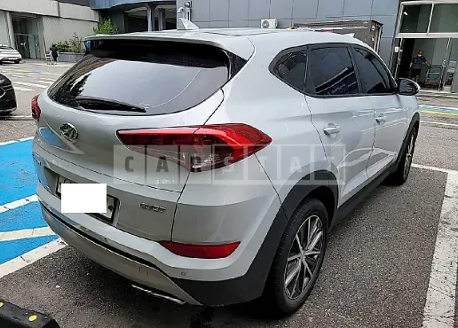 Photo 2 of 9: 2017 Hyundai Tucson, VIN KMHJ281ABHU450508 — Korean insurance auction