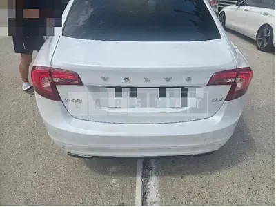 Photo 1 of 4: 2017 Volvo S60D4 — Korean insurance auction