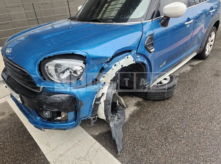 Photo 2 of 7: 2020 MINI Cooper D Countryman ALL4, VIN WMWYY5108L3L90773 — Korean insurance auction