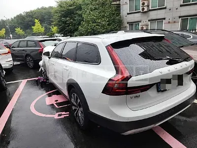 Photo 1 of 12: 2021 Volvo V90CCB5 AWD — Korean insurance auction