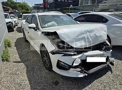 Photo 1 of 8: 2022 Kia K5 — Korean insurance auction