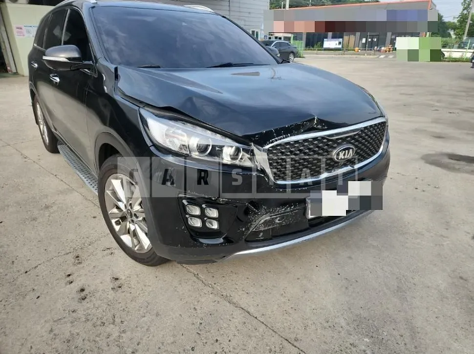 Photo 2 of 10: 2015 Kia Sorento 4WD, VIN KNAPK81BDGA137733 — Korean insurance auction