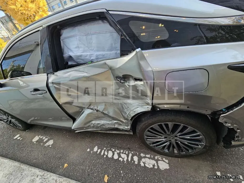 Photo 2 of 22: 2024 Lexus RX350h — Korean insurance auction