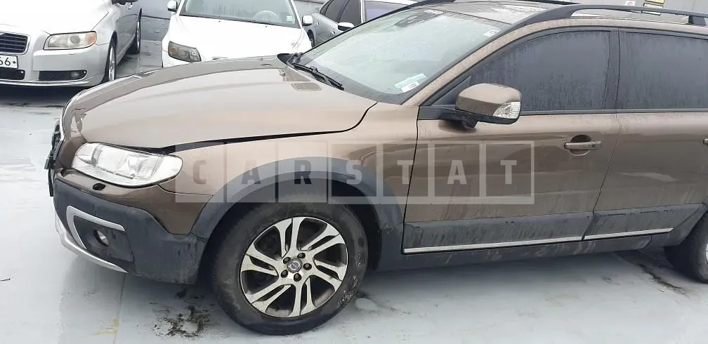 Photo 2 of 9: 2015 Volvo XC70D4, VIN YV1BZ73BDF1214817 — Korean insurance auction