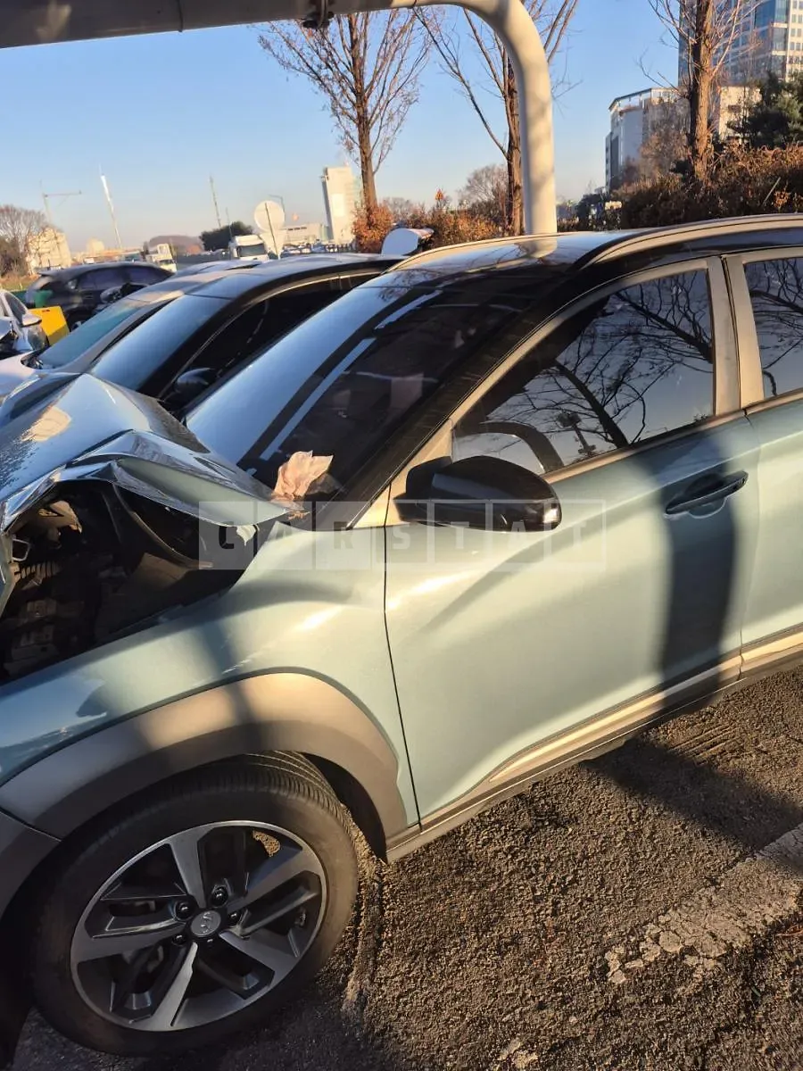 Photo 2 of 7: 2018 Hyundai Kona — Korean insurance auction