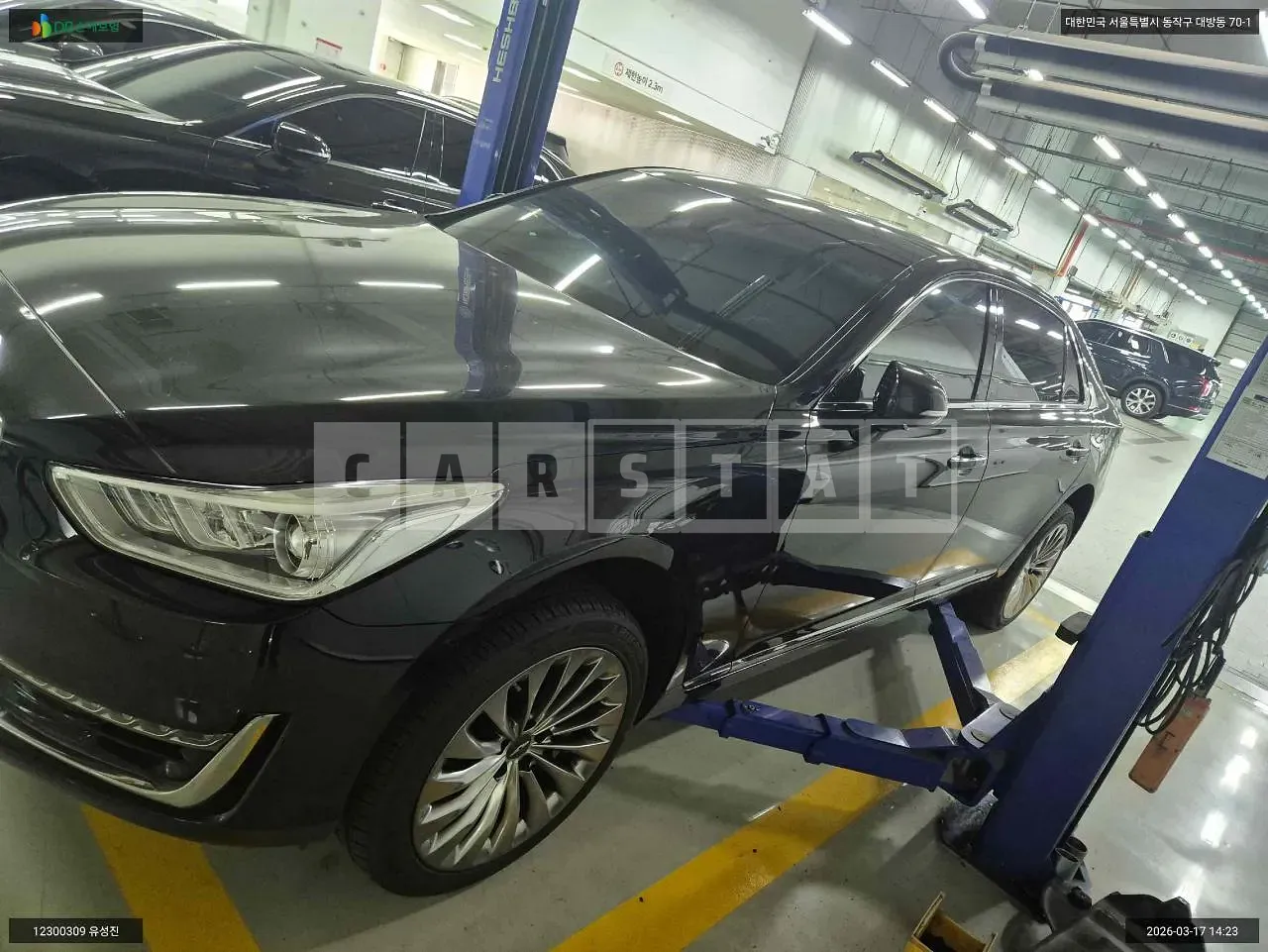 Photo 2 of 41: 2018 Hyundai Genesis EQ900, VIN KMHG541HDJU046443 — Korean insurance auction