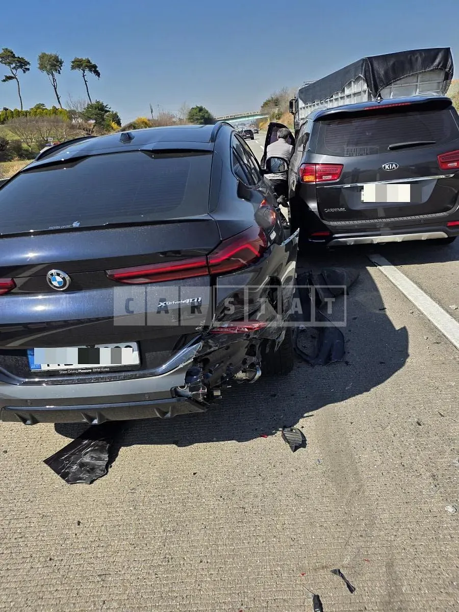 Photo 2 of 42: 2025 BMW X6 xDrive40i M Sport — Korean insurance auction
