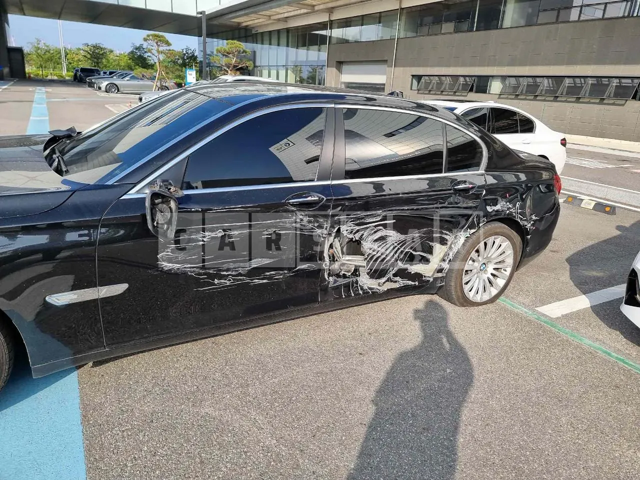 Photo 2 of 16: 2015 BMW 740Li, VIN WBAYE4107FD807432 — Korean insurance auction