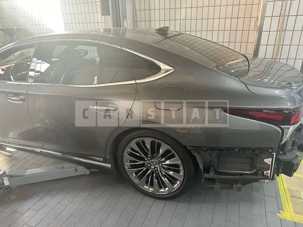 Photo 2 of 50: 2018 Lexus LS500h AWD, VIN JTHCYLFF3J5000807 — Korean insurance auction