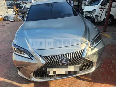 Photo 1 of 38: 2019 Lexus ES300h, VIN JTHB21B1XL2073799 — Korean insurance auction