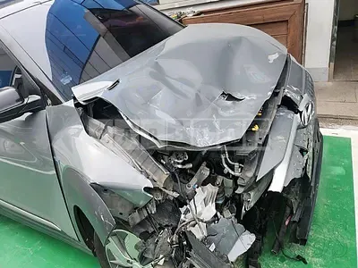 Photo 1 of 15: 2019 Hyundai Kona Electric, VIN KMHK381GFKU016538 — Korean insurance auction